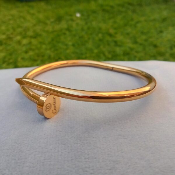 Bracelet nail