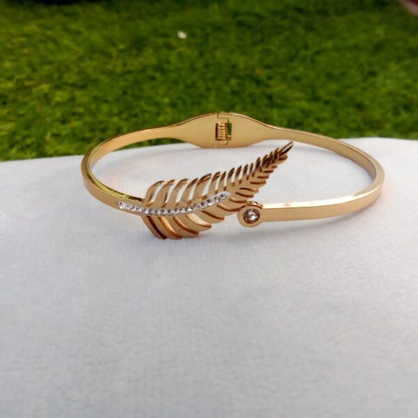 Tree leaf bracelet